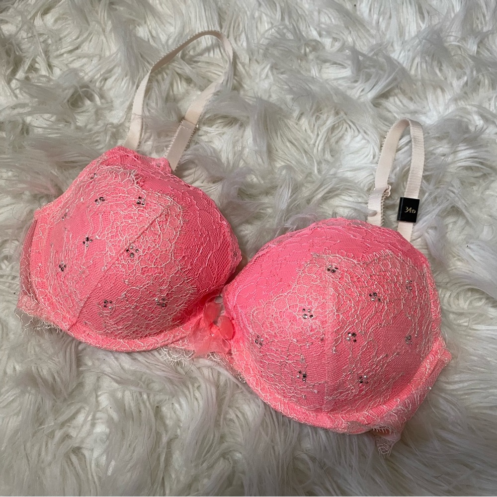 NWT Victoria’s Secret Bra Size 34D- Pink with Cream Lace and Rhinestones/Pearls
